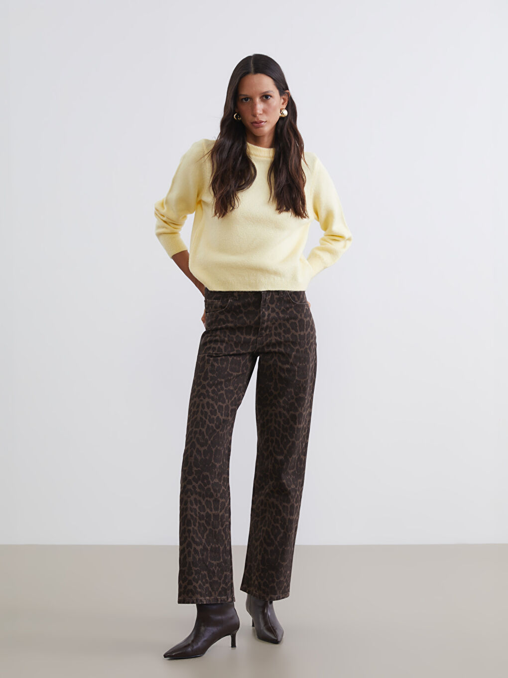 Kahverengi Straight Fit Leopar Desenli Kadın Jean Pantolon