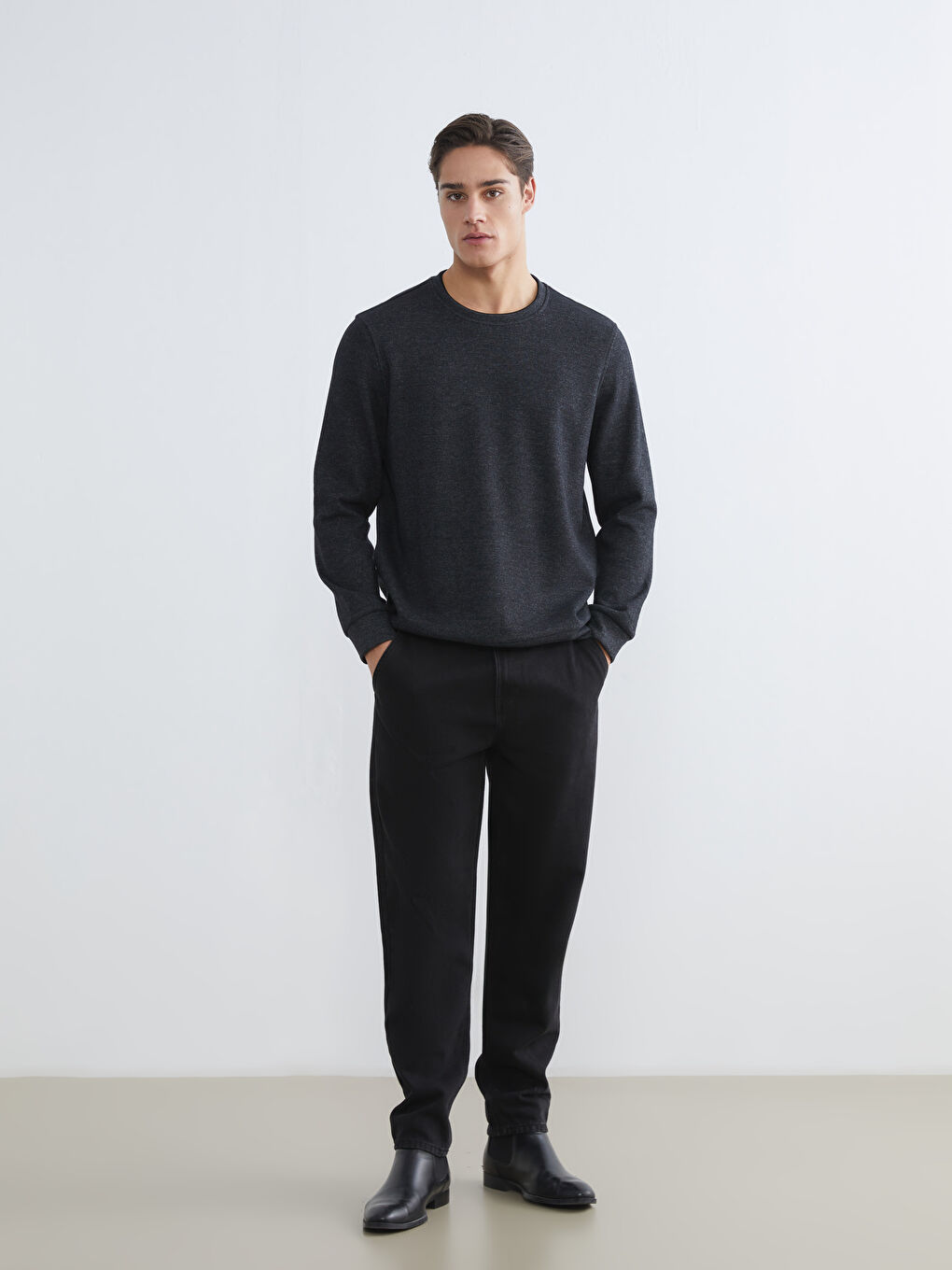 Siyah Bisiklet Yaka Erkek Sweatshirt-1