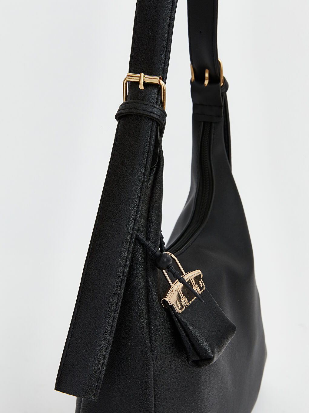 Siyah Deri Görünümlü Kadın Moon Çanta-2