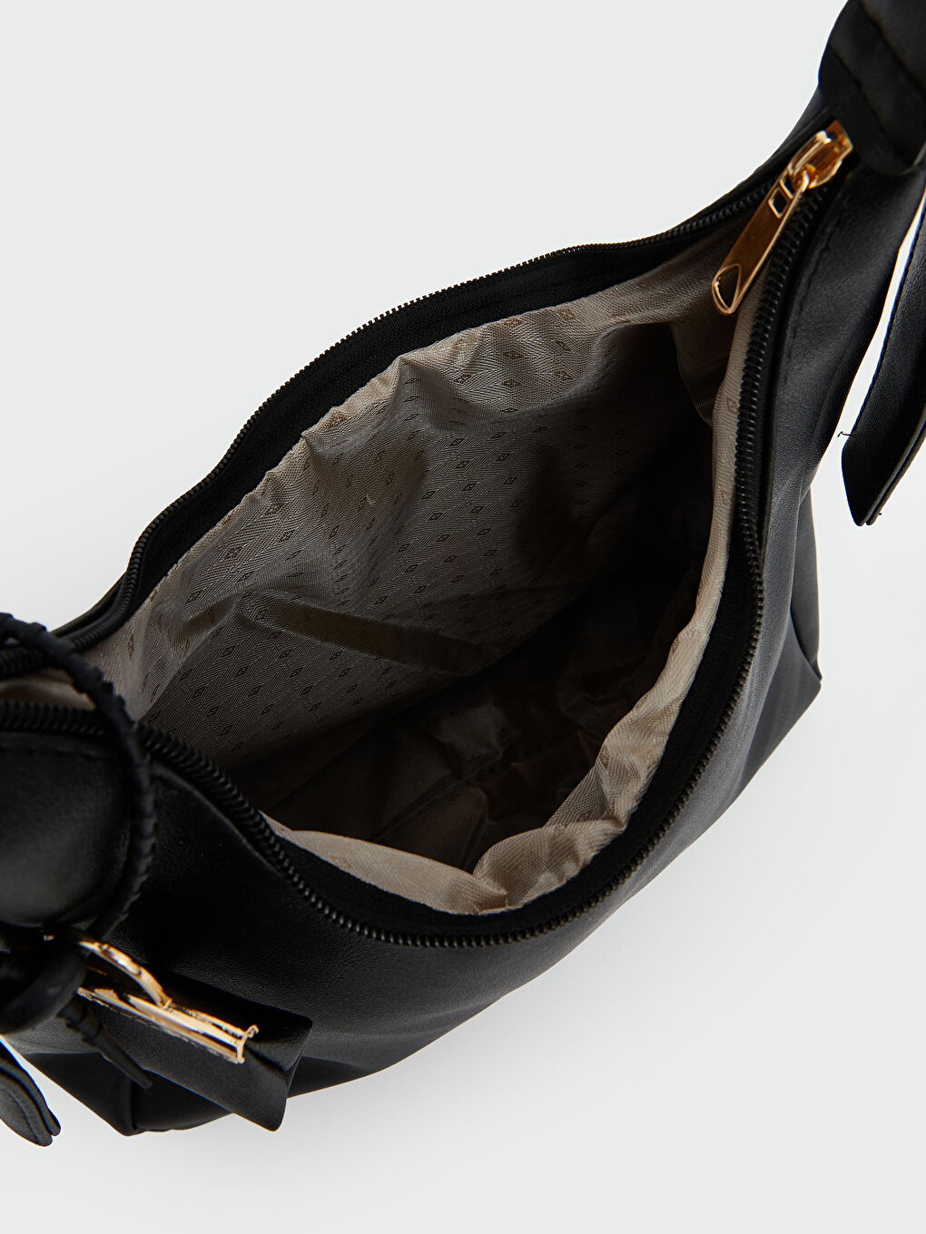 Siyah Deri Görünümlü Kadın Moon Çanta-4