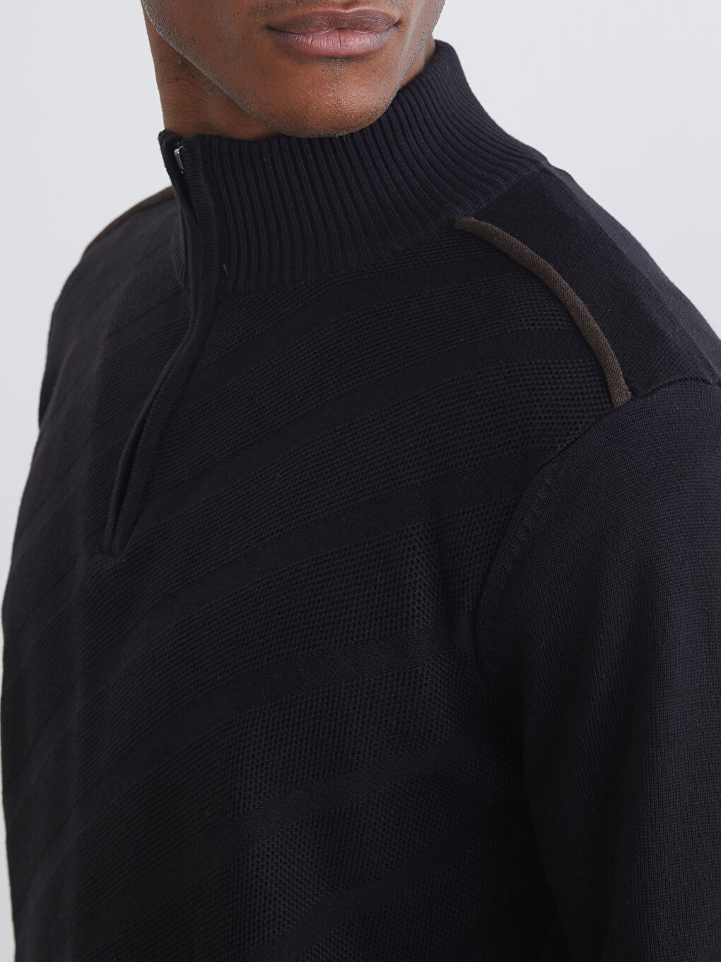 Siyah Dik Yaka Erkek Triko Kazak-2