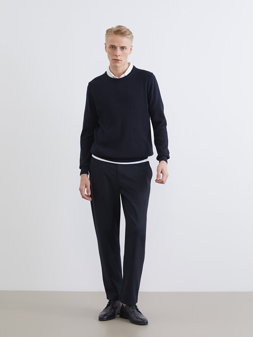 بلوزی قۆڵ درێژ یه‌خه‌ خڕ بۆ پیاوان تریکۆ-1