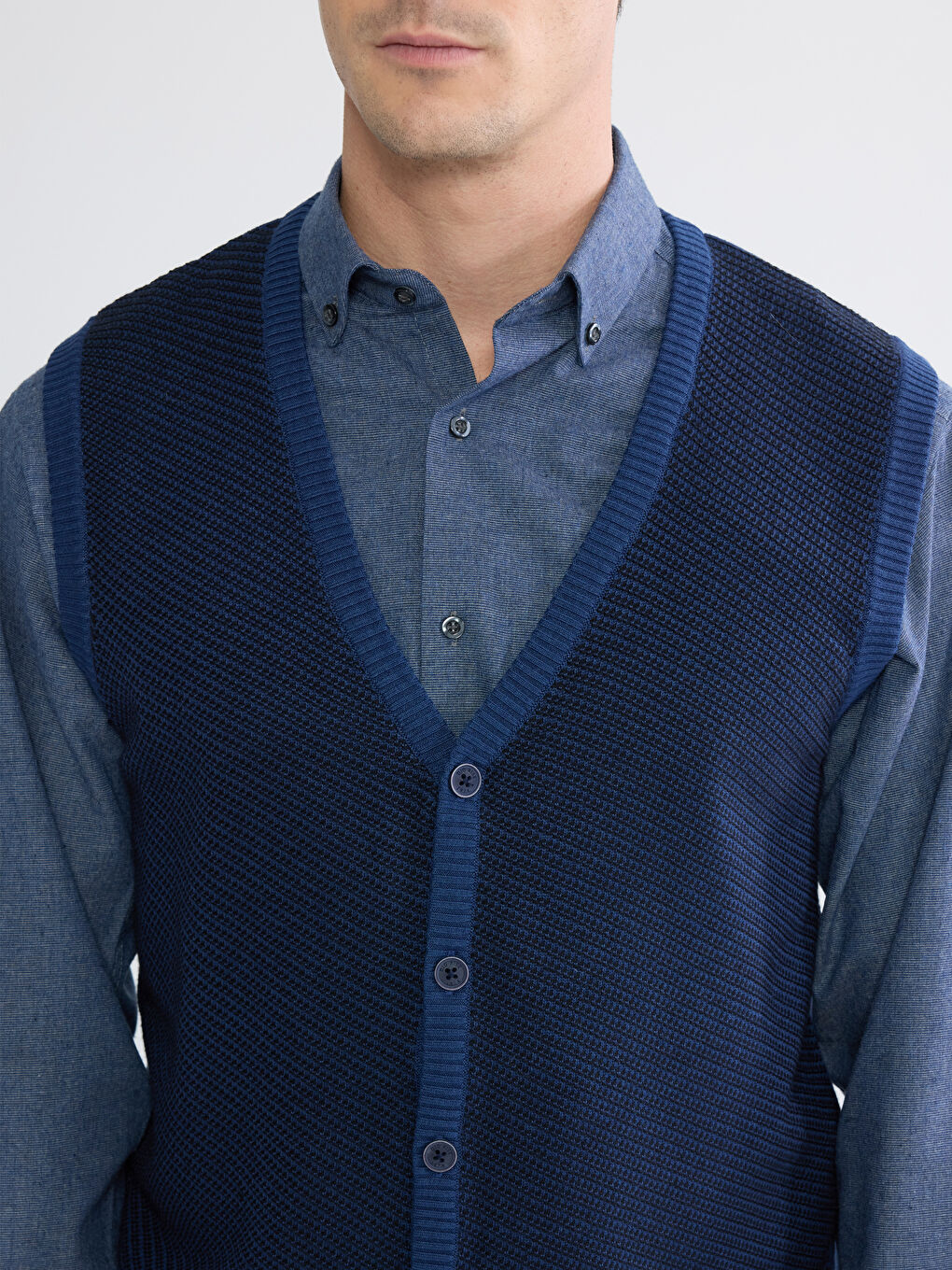 Siyah Standart Kalıp V Yaka Erkek Triko Yelek-2