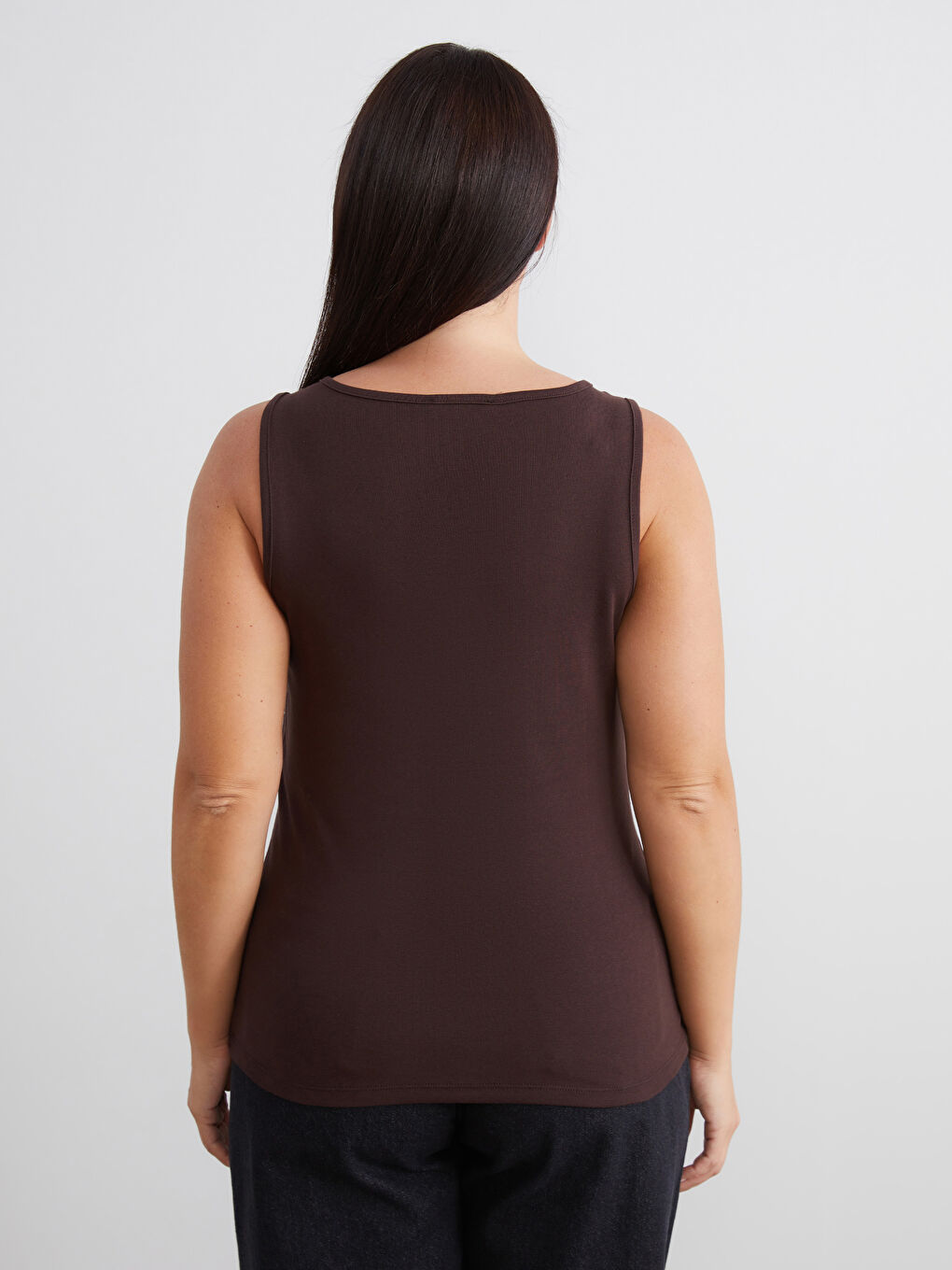 Kahverengi Büyük Beden U Yaka Taşlı Kadın Atlet-3