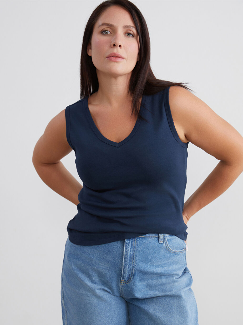 Lacivert Büyük Beden V Yaka Kadın Atlet