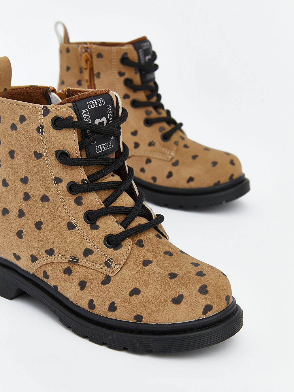 Bej Süet Görünümlü Kız Bebek Bot-2