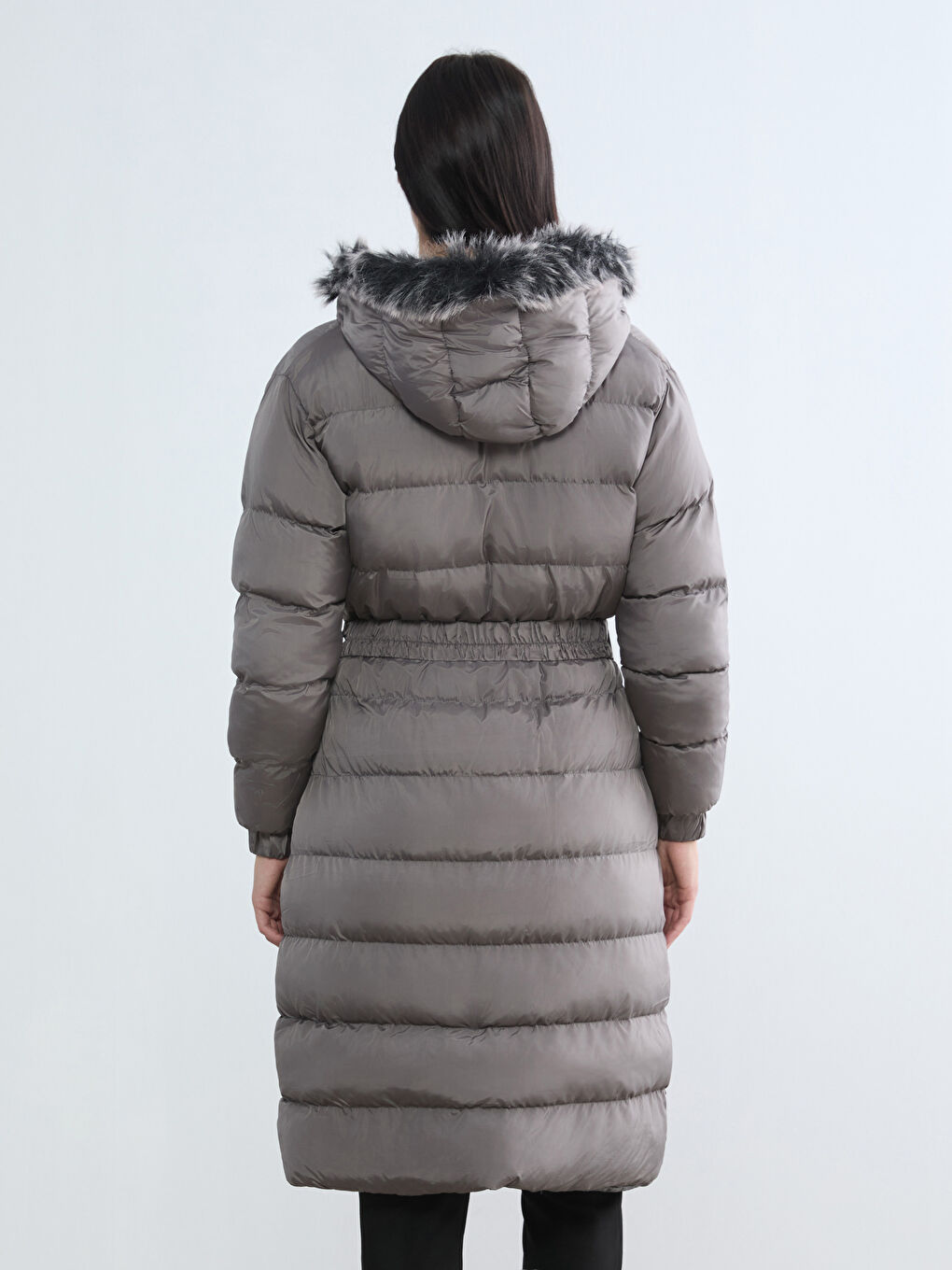 Karışık Kürklü Kapüşonlu Kapitone Kadın Şişme Mont-4