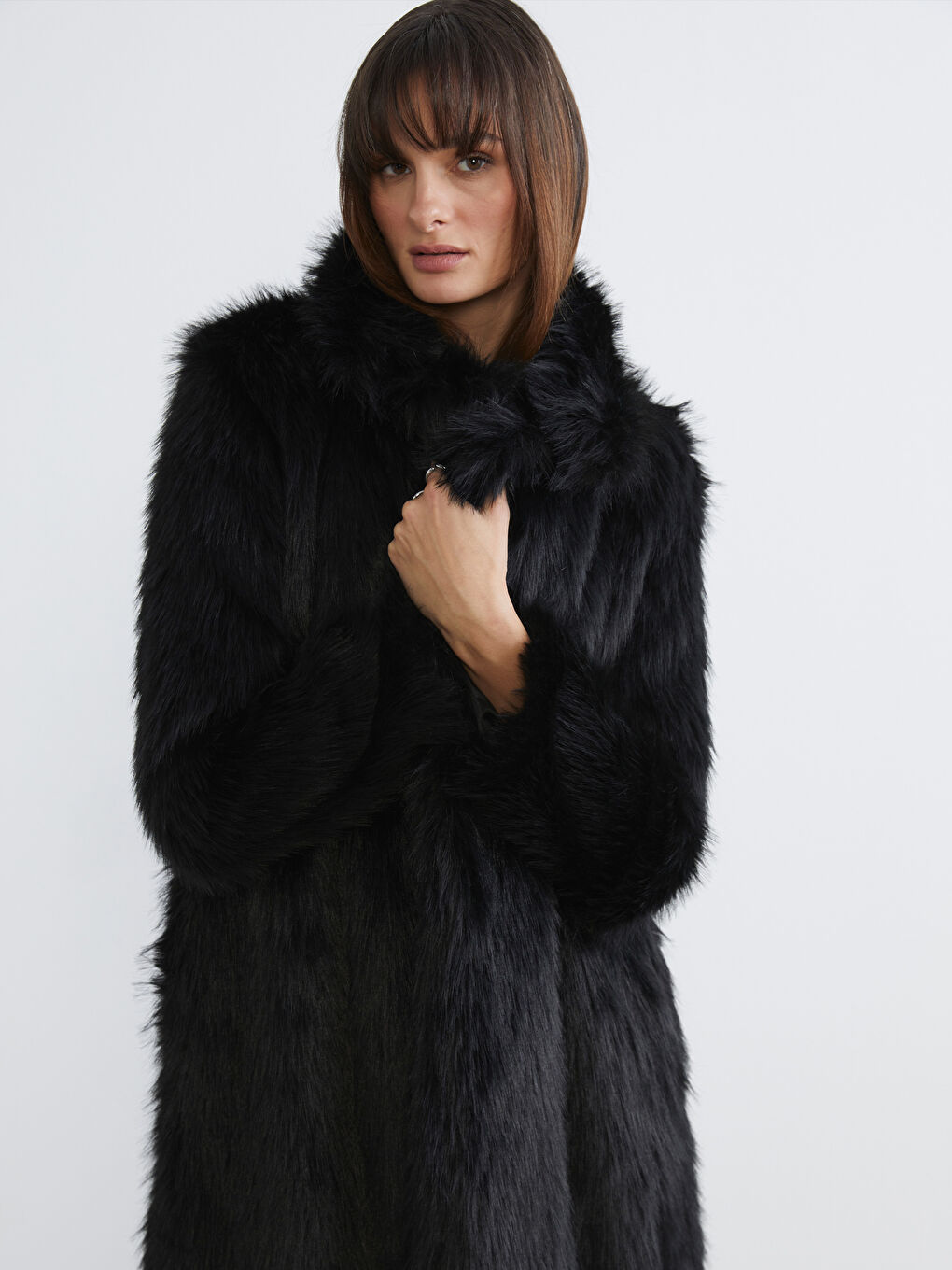 Siyah Ceket Yaka Kadın Kürk Kaban-2