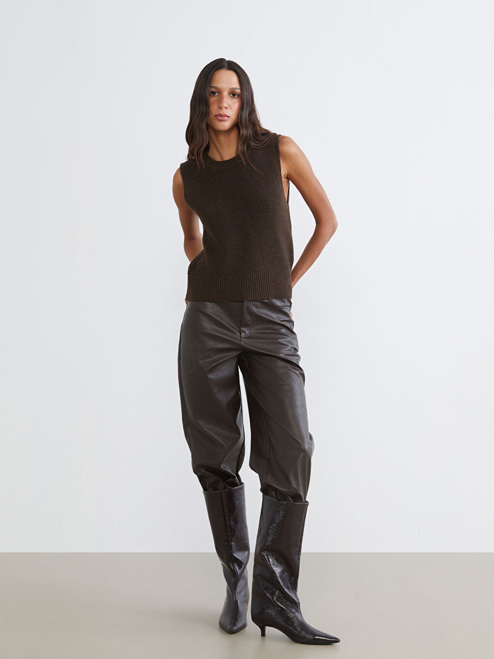 Kahverengi Bisiklet Yaka Kadın Triko Süveter-1