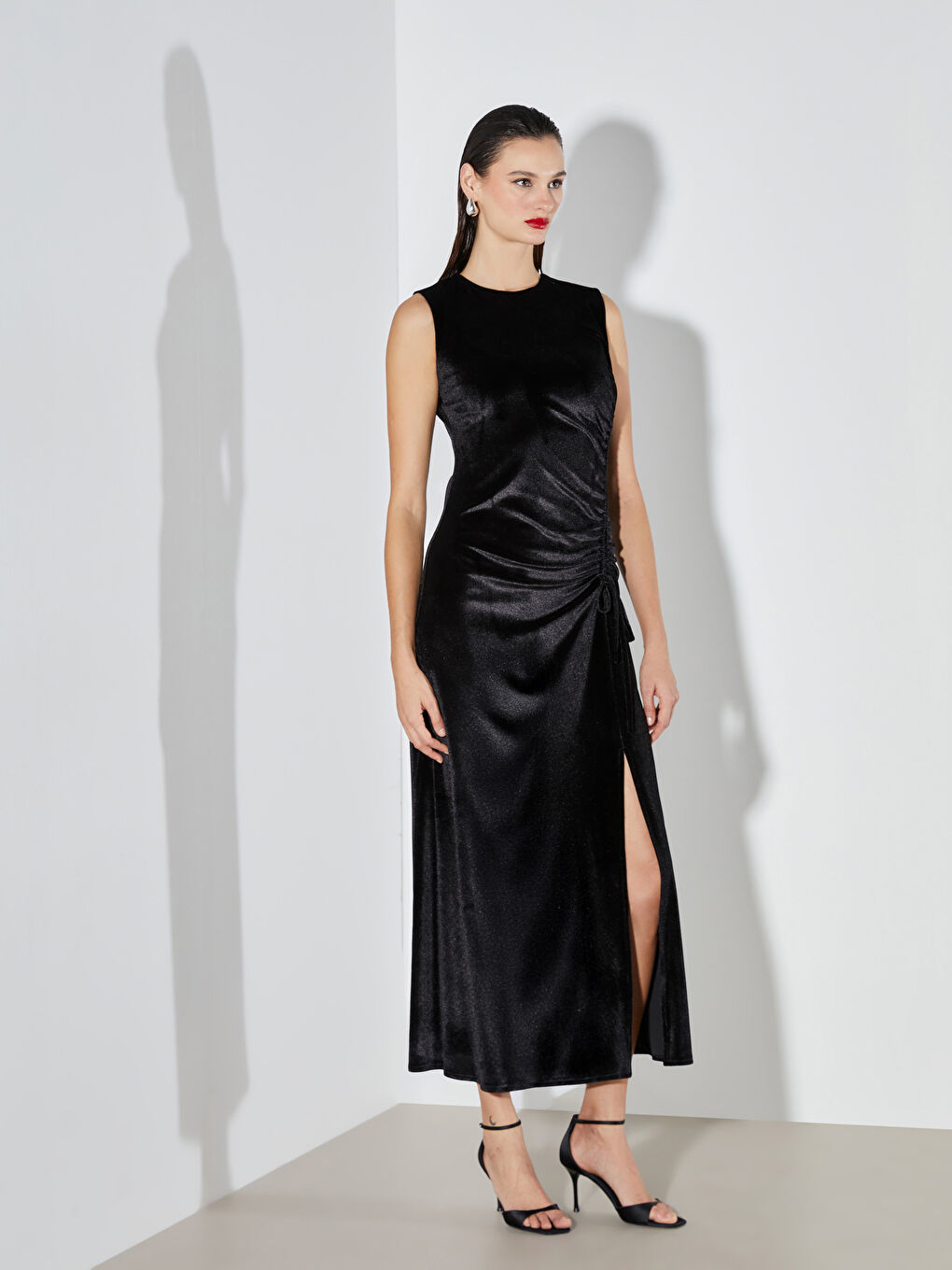 Siyah Bisiklet Yaka Büzgülü Elbise