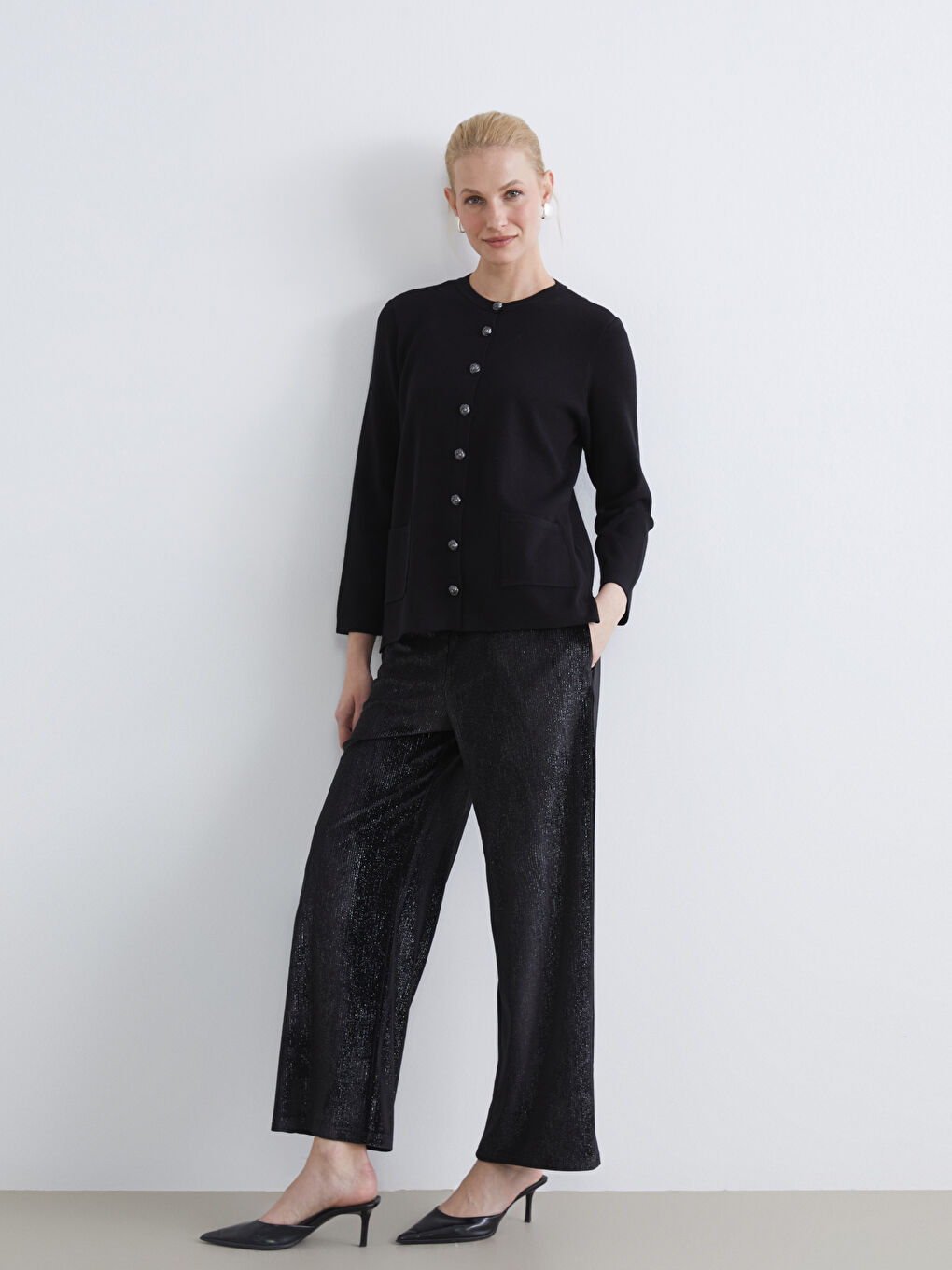 Siyah Beli Lastikli Parlak Görünümlü Kadın Pantolon