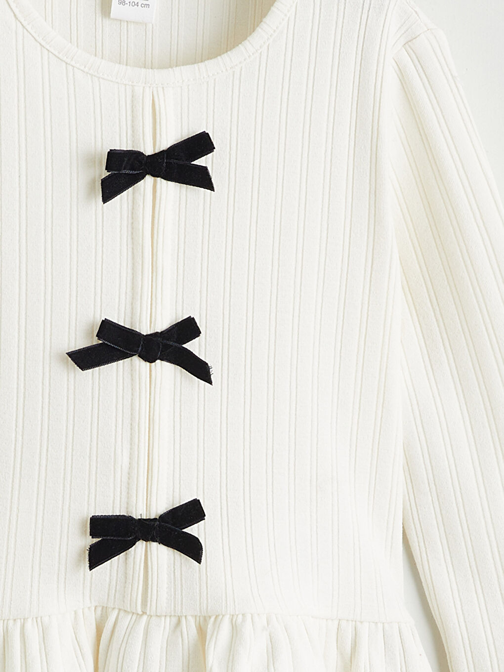 Ekru Bisiklet Yaka Fiyonk Detaylı Kız Çocuk Tişört-2