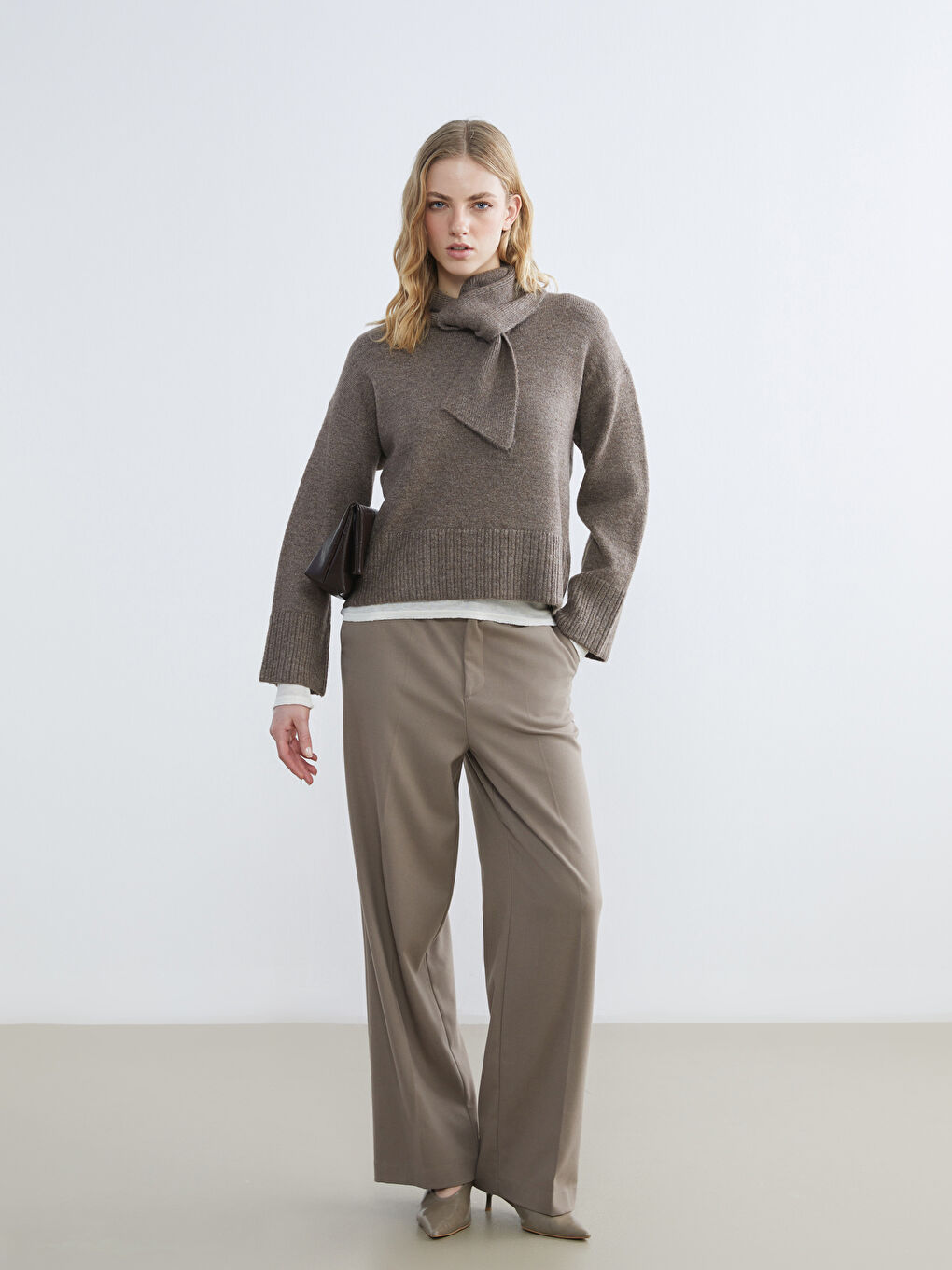 Bej Şal Yaka Kadın Triko Kazak-1