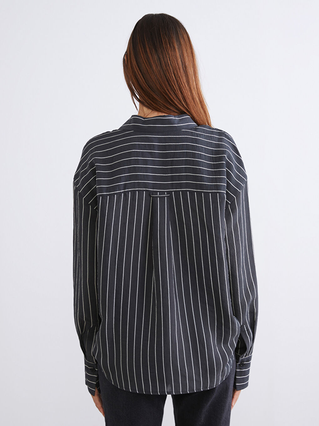 Siyah Çizgili Kadın Gömlek-3