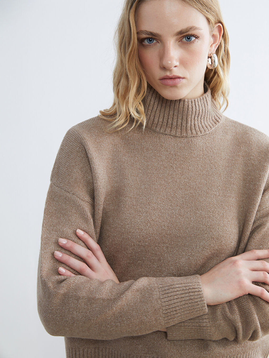 Bej Yarım Balıkçı Yaka Oversize Kadın Triko Kazak-1