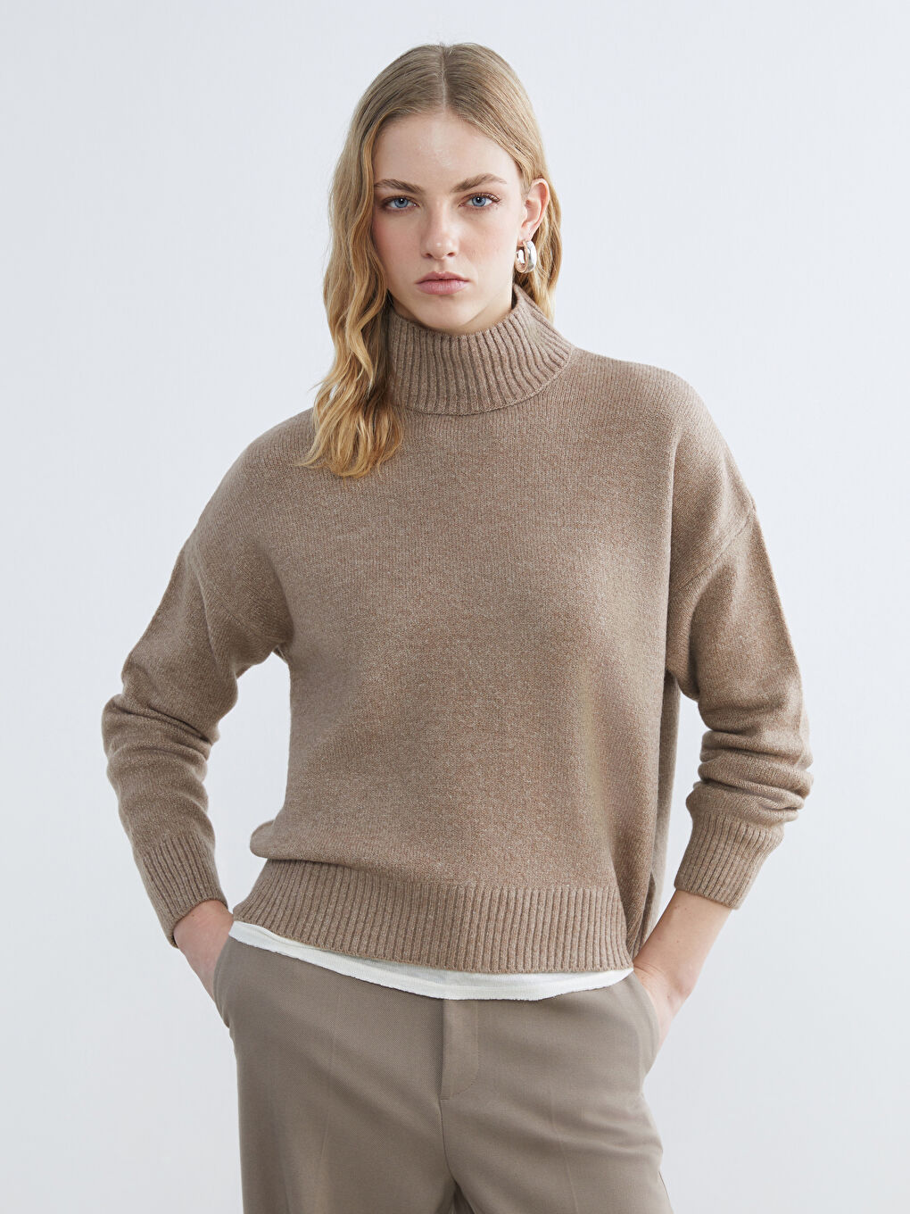 Bej Yarım Balıkçı Yaka Oversize Kadın Triko Kazak-3