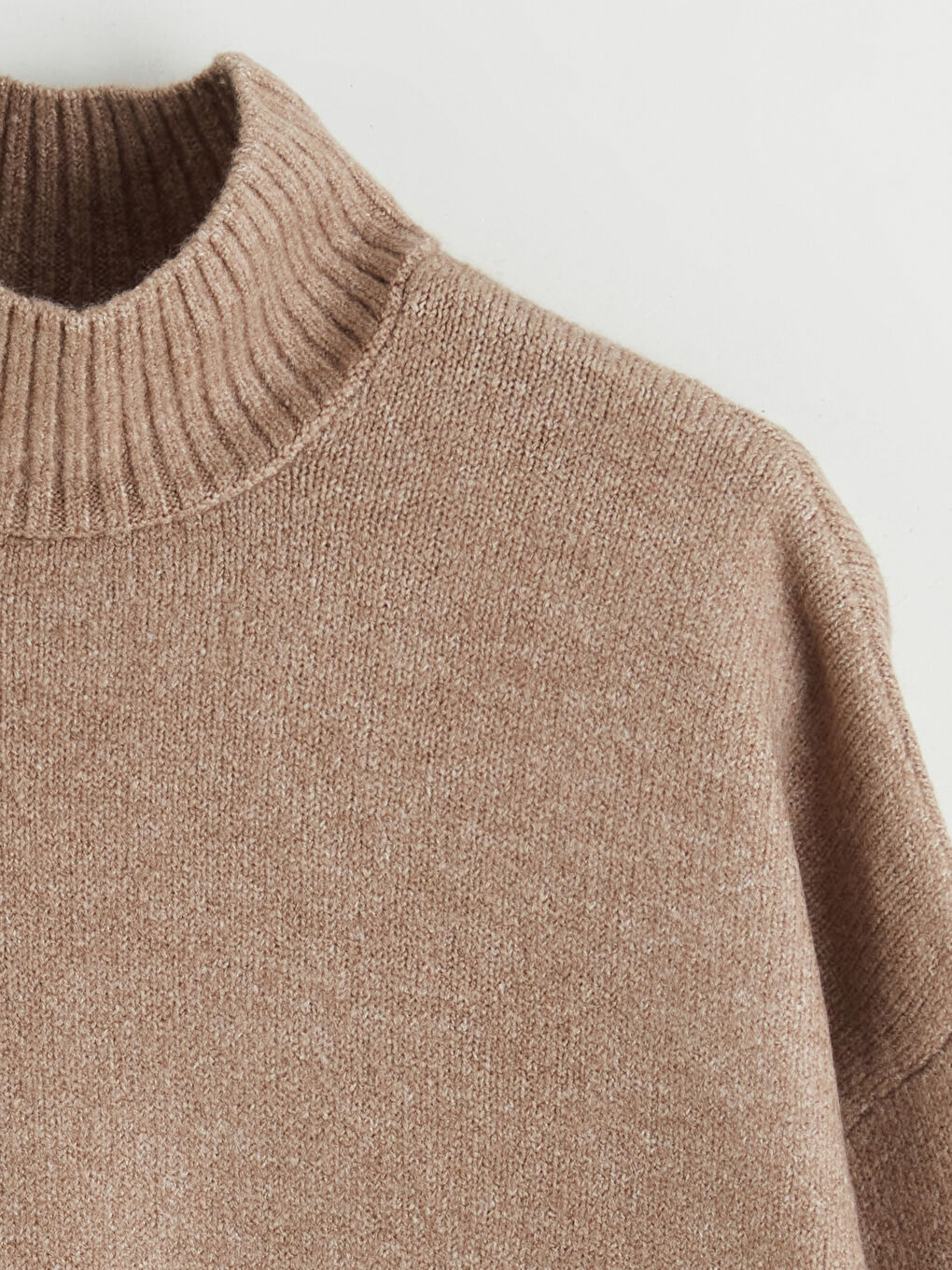 Bej Yarım Balıkçı Yaka Oversize Kadın Triko Kazak-6