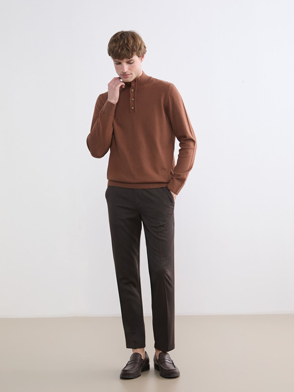 Kahverengi Dik Yaka Erkek Triko Kazak-1