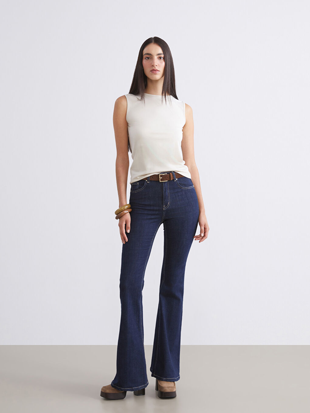 Bej Bisiklet Yaka Kadın Atlet-1