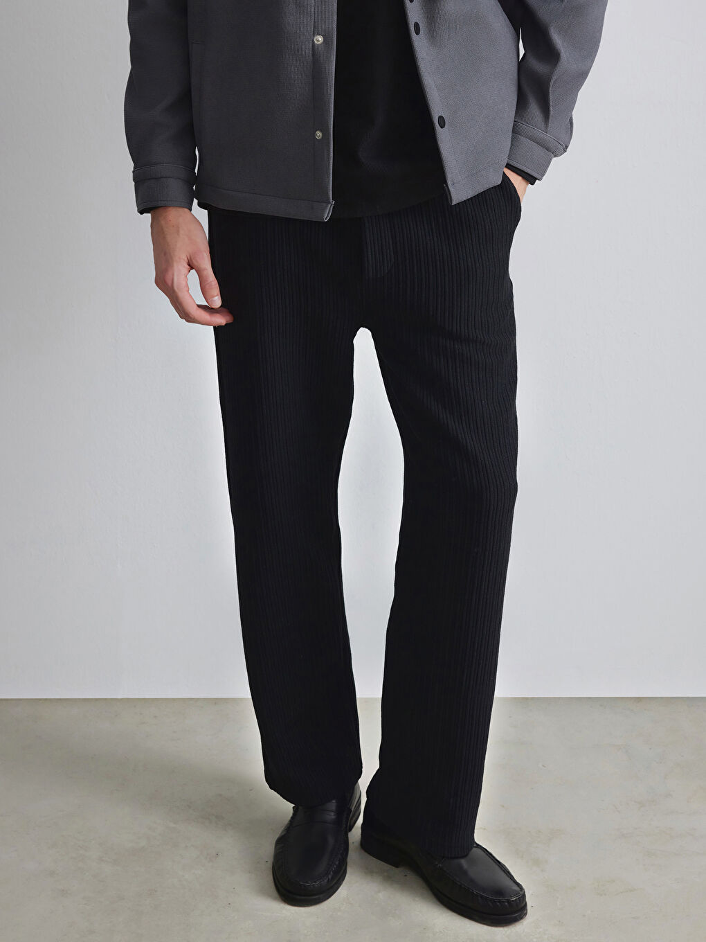 Siyah Standart Kalıp Erkek Pantolon-1