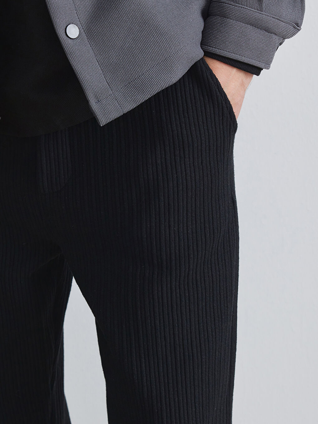 Siyah Standart Kalıp Erkek Pantolon-2