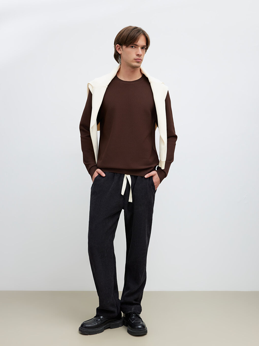 Siyah Rahat Kalıp Kadife Erkek Pantolon