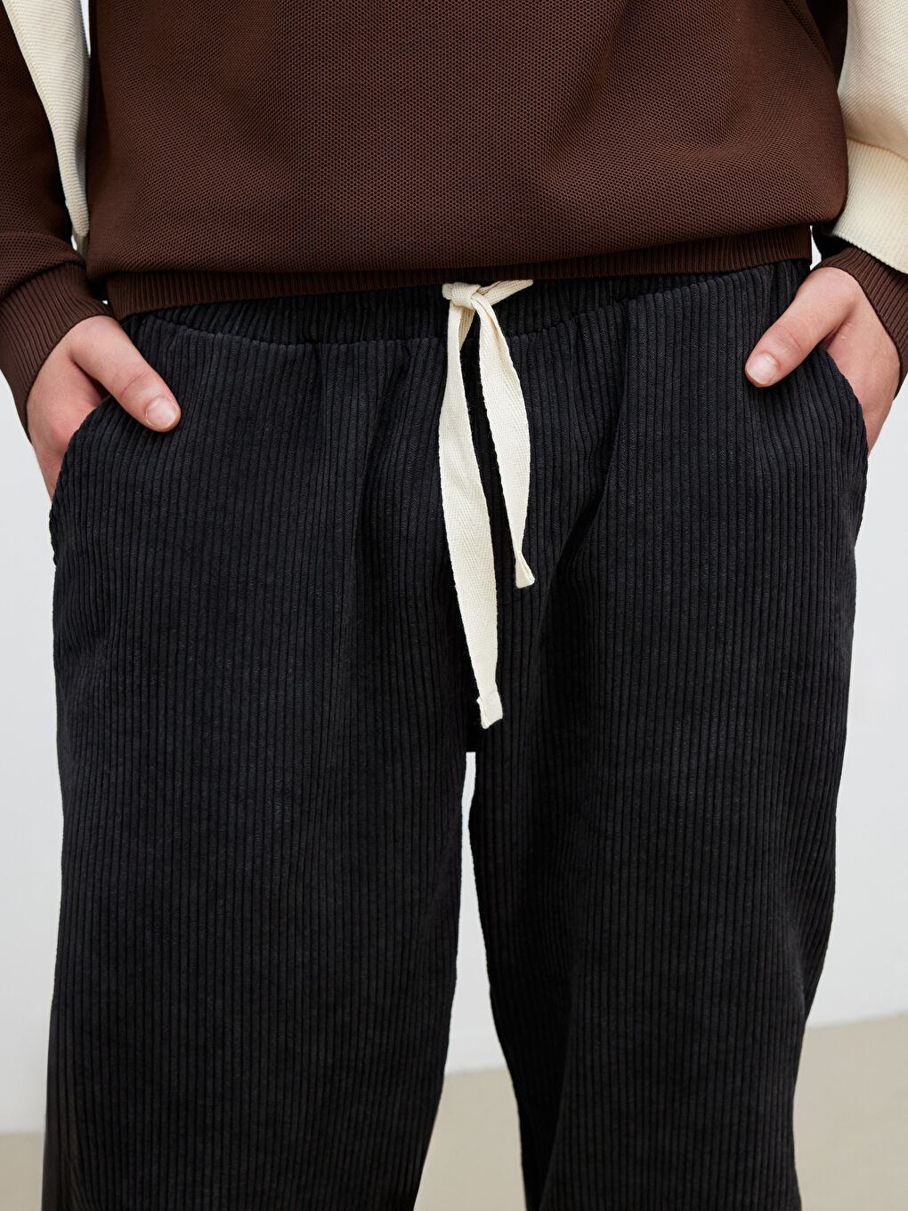 Siyah Rahat Kalıp Kadife Erkek Pantolon-2