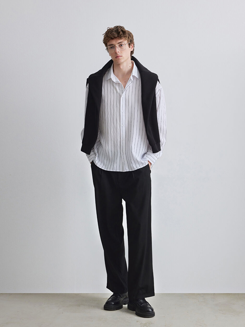 Siyah Regular Fit Çizgili Erkek Gömlek-1