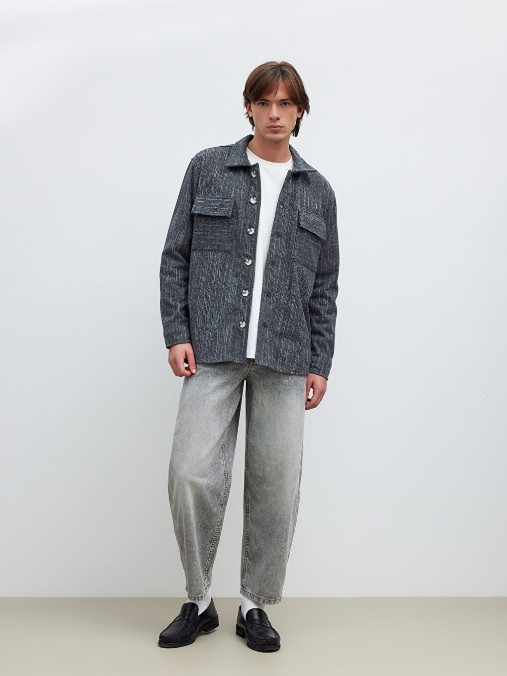 Gri Regular Fit Kapaklı Cepli Erkek Gömlek-1