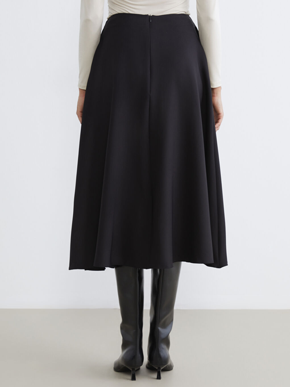 Siyah Beli Fermuarlı A Kesim Etek-4