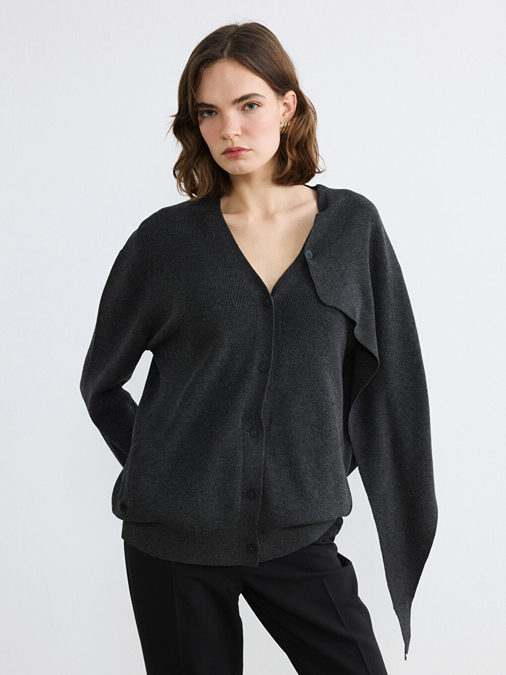 Antrasit V Yaka Şal Detaylı Oversize Kadın Triko Hırka