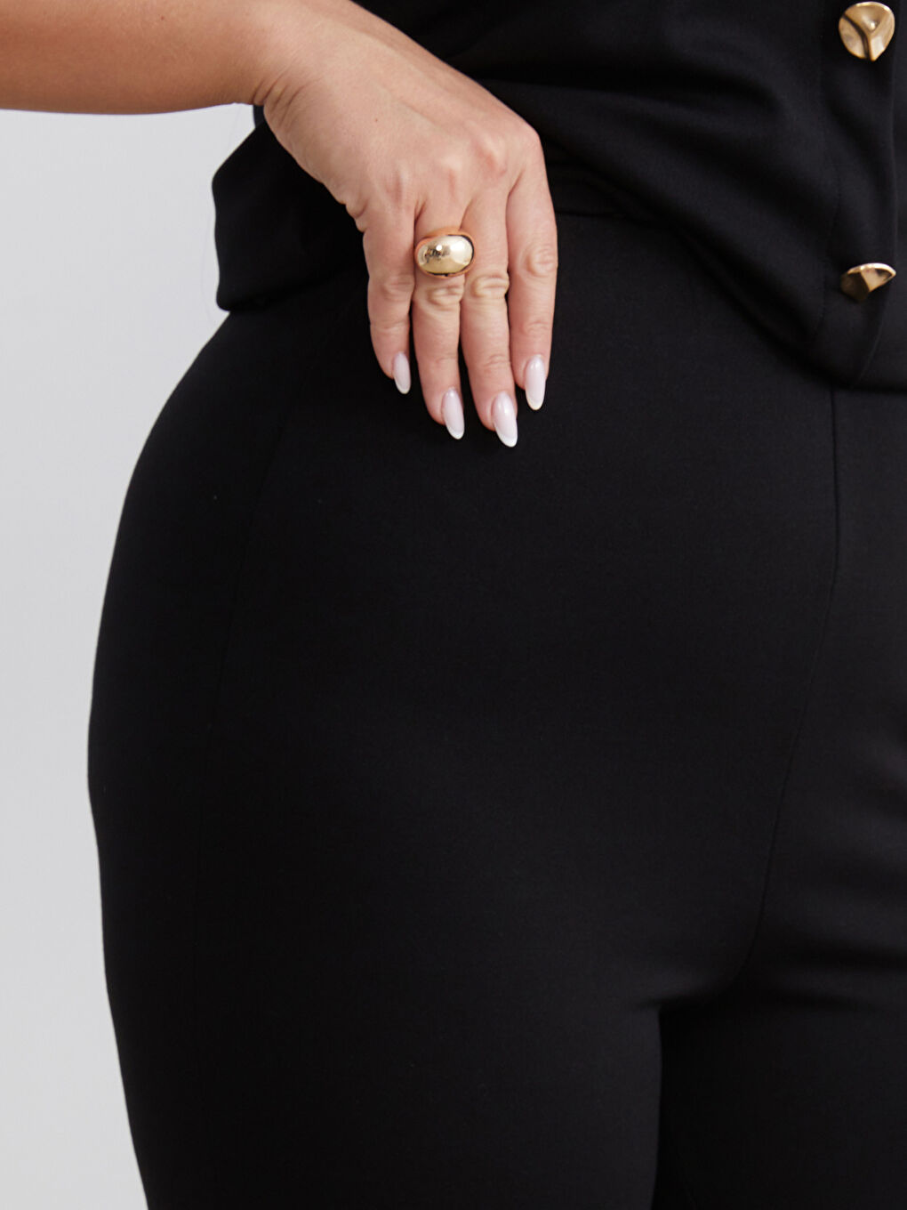 Siyah Beli Lastikli İspanyol Paça Kadın Pantolon-6