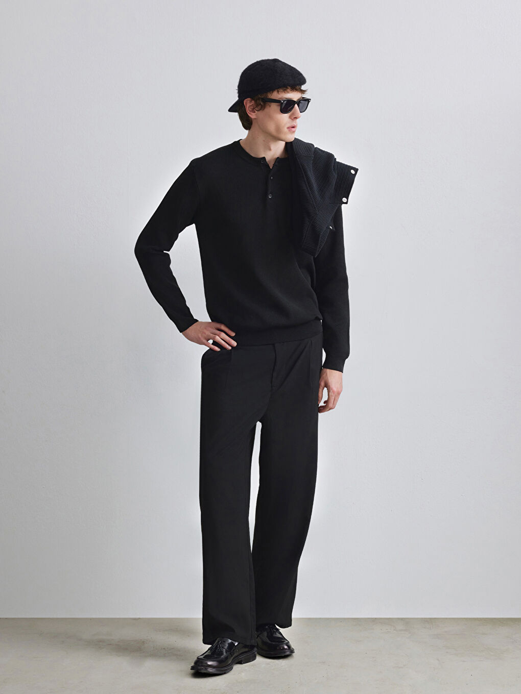 Siyah Bisiklet Yaka Erkek Triko Kazak-1