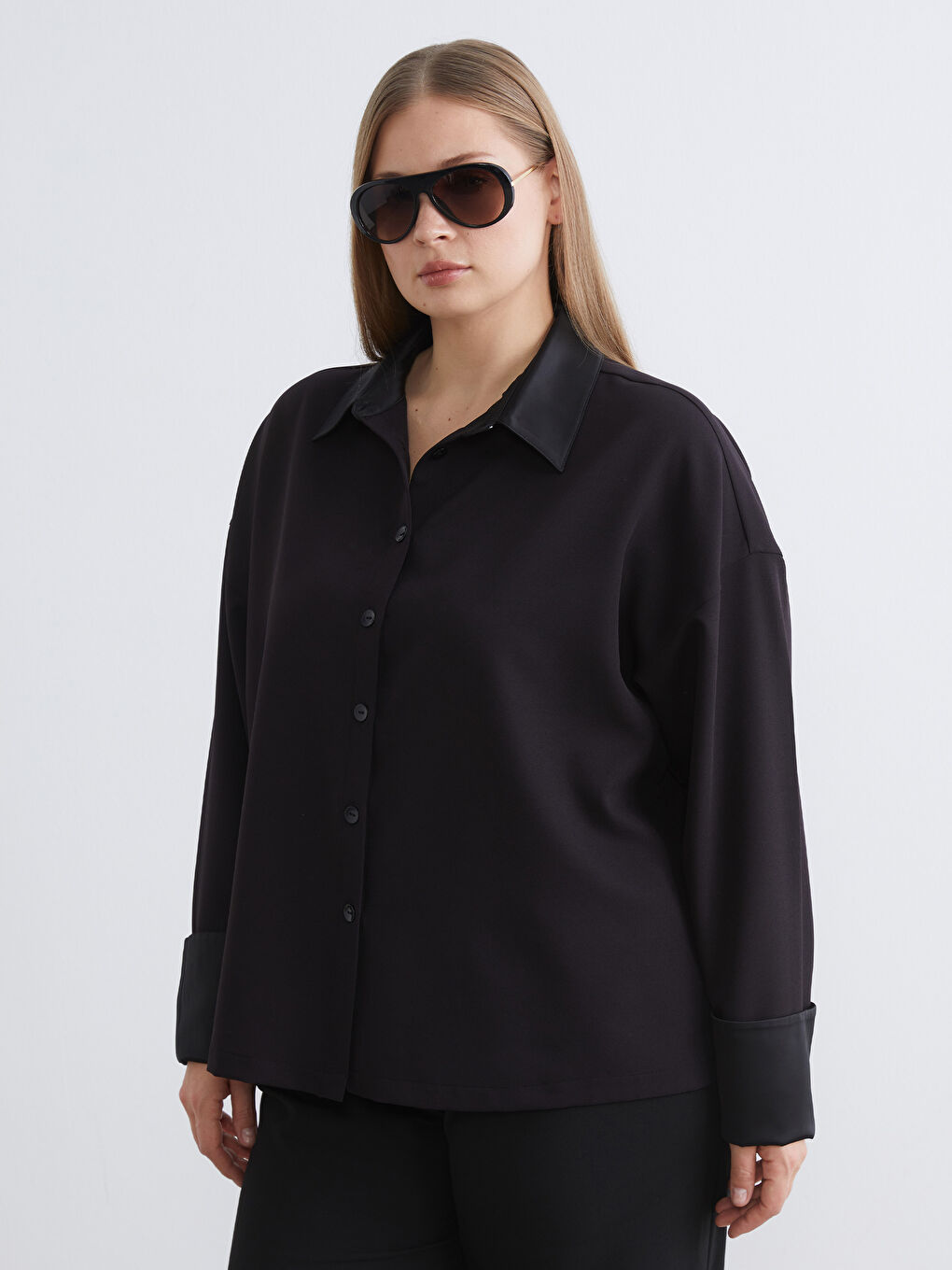 Siyah Büyük Beden Saten Kadın Gömlek