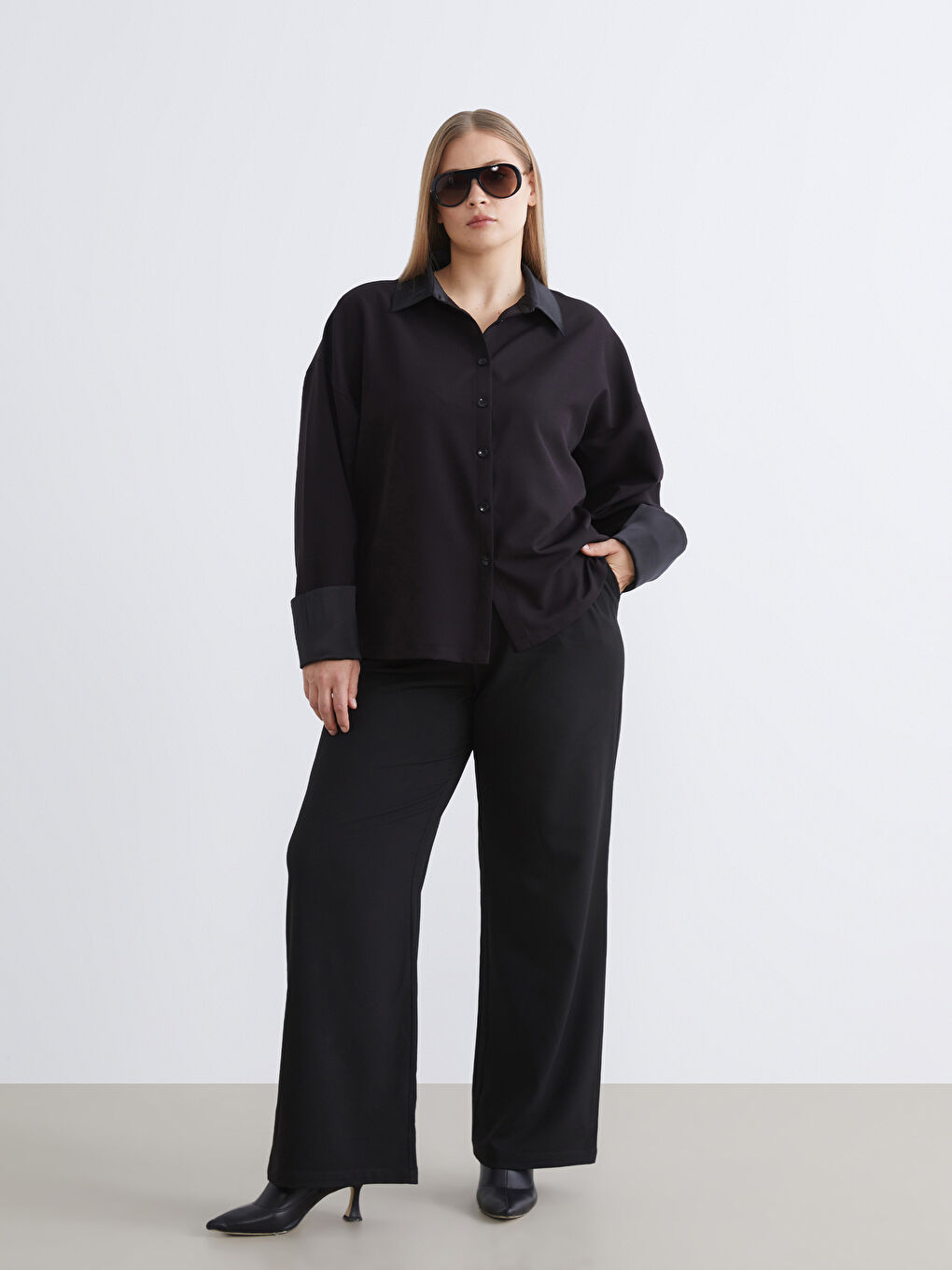 Siyah Büyük Beden Saten Kadın Gömlek-1