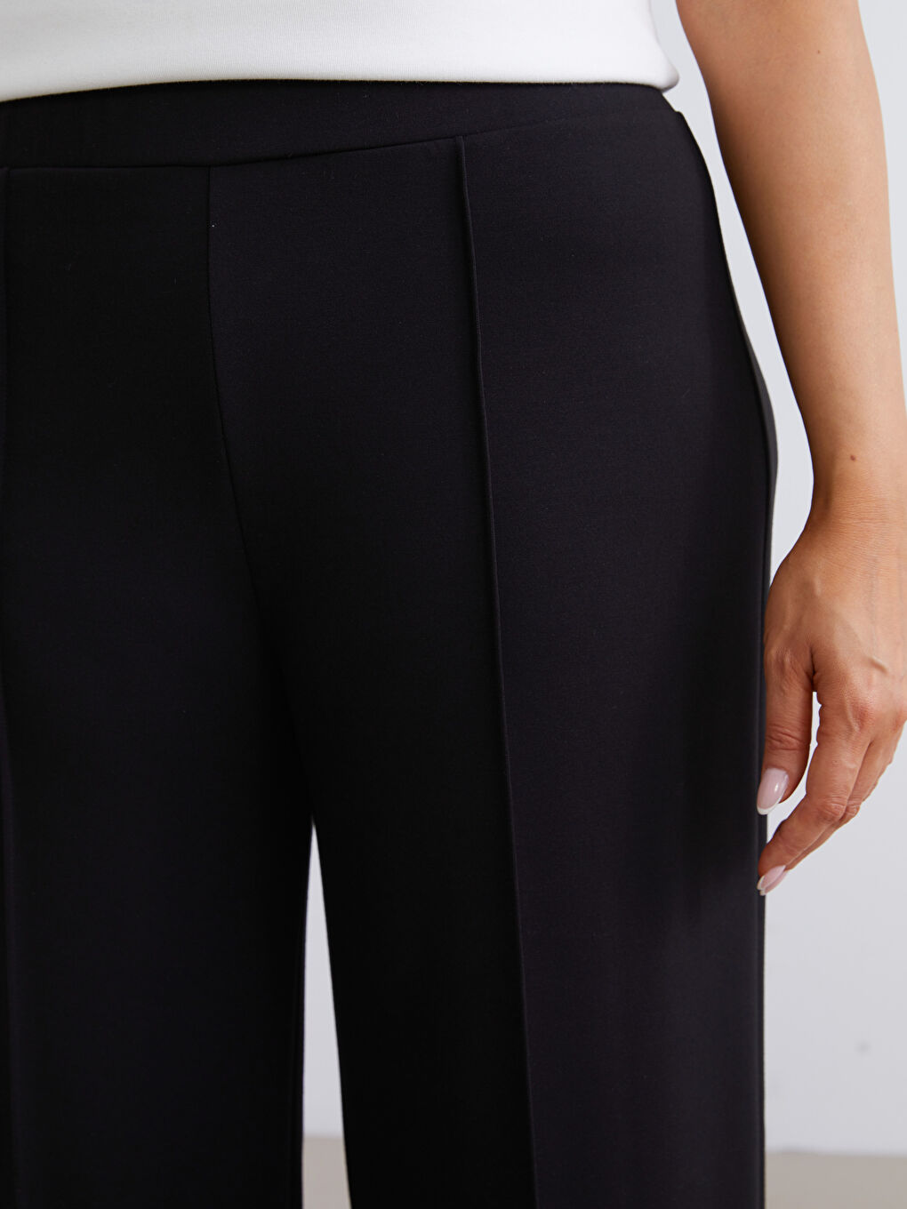 Siyah Beli Lastikli Kadın Eşofman Altı	-6