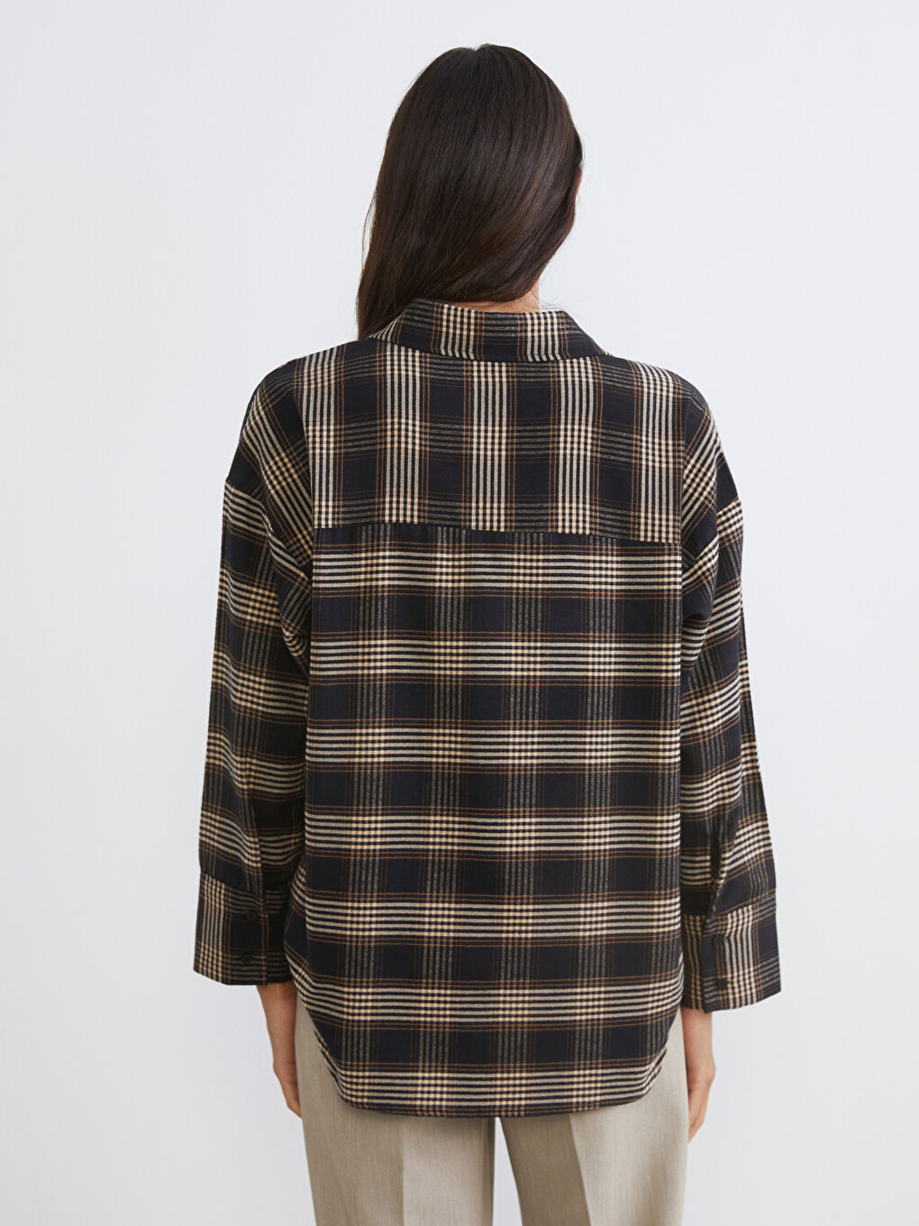 Siyah Ekose Oversize Kadın Gömlek-3