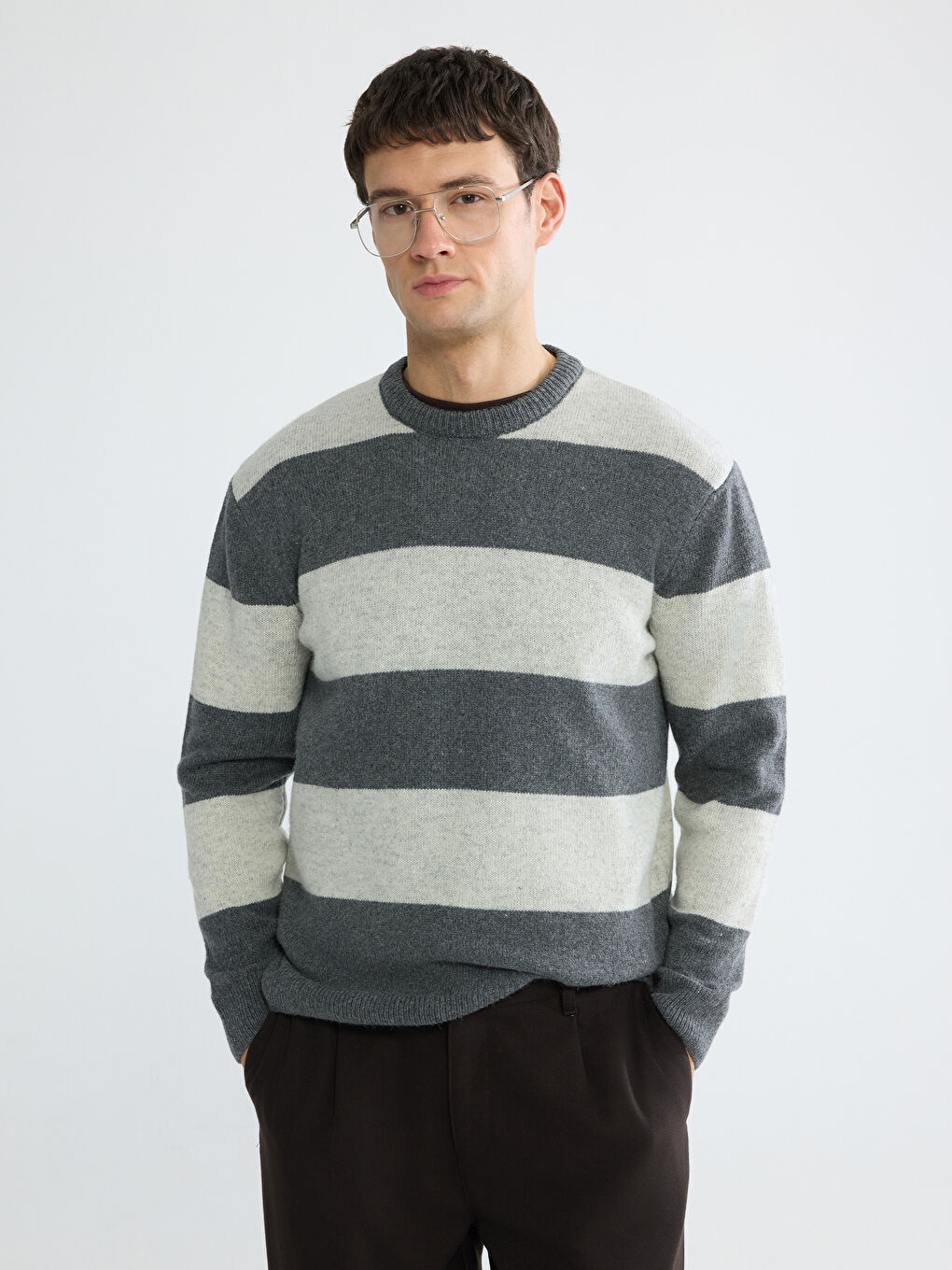 Gri Bisiklet Yaka Çizgili Yün Karışımlı Erkek Triko Kazak