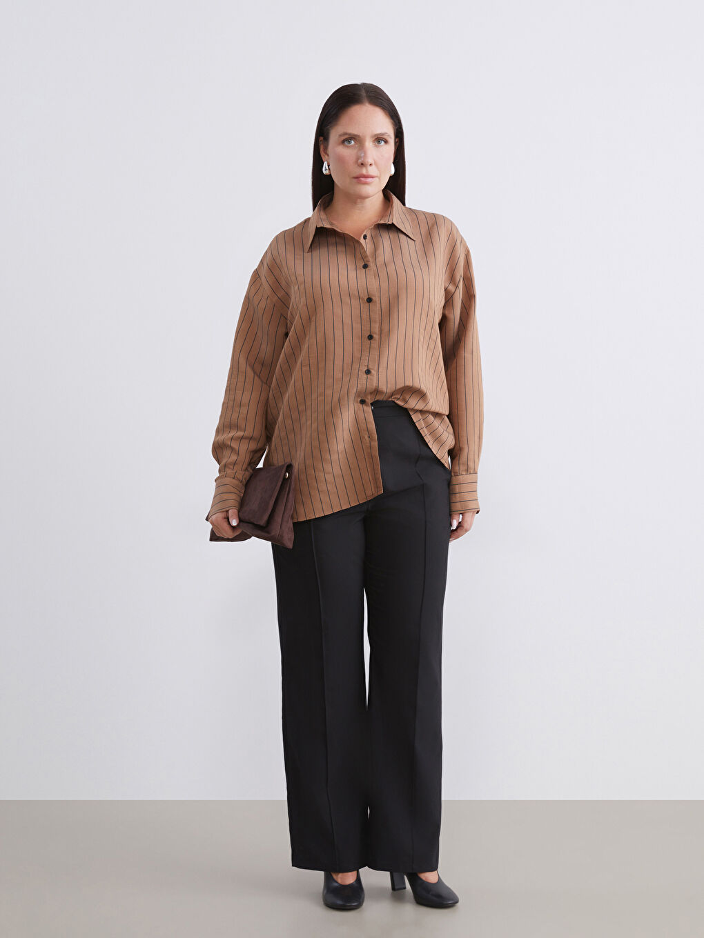 Kahverengi Büyük Beden Çizgili Kadın Gömlek-1