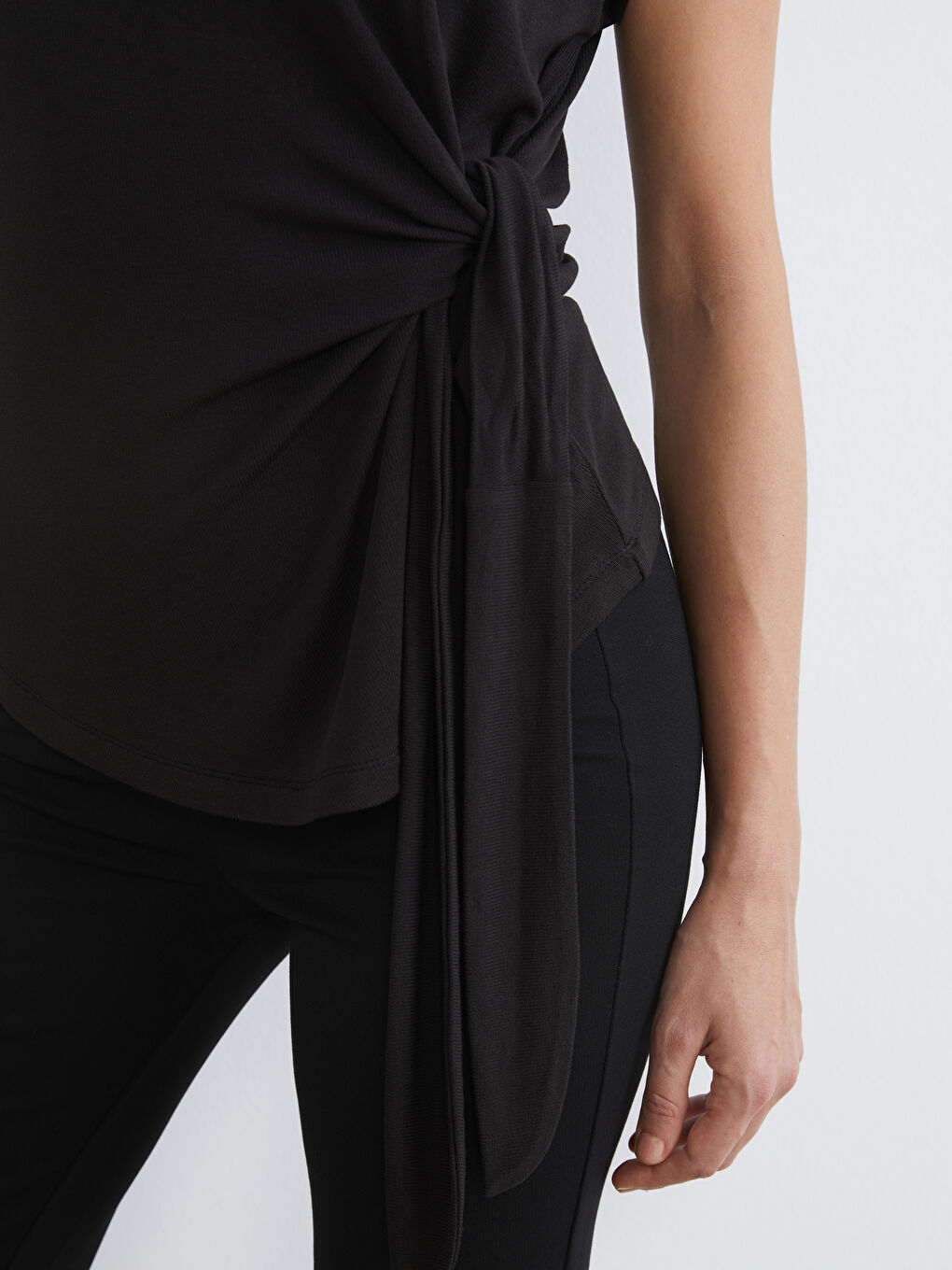 Siyah Bisiklet Yaka Büzgülü Bluz-2