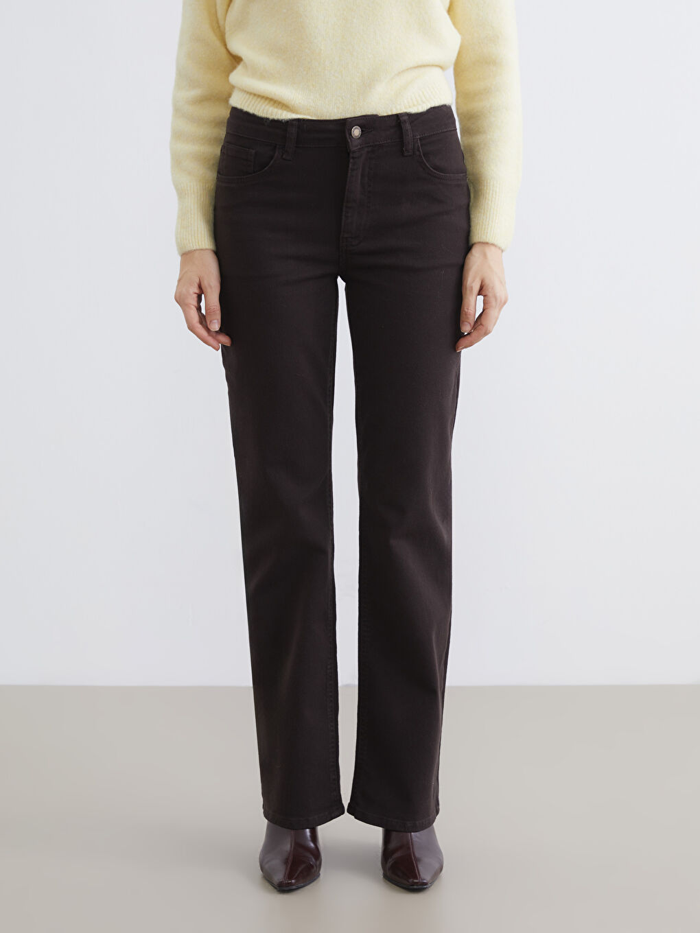 Women's Straight-Fit Jeans-1