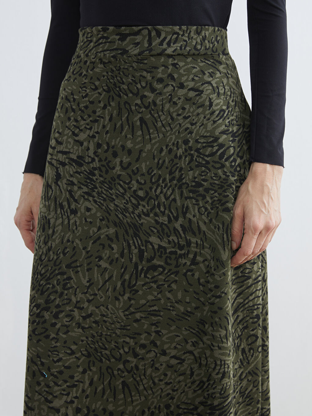 Haki Beli Lastikli Desenli Etek-2