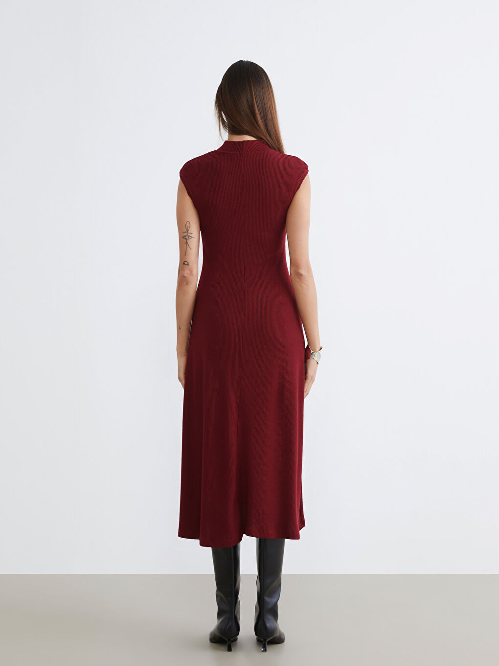 Bordo Dik Yaka Belden Oturtmalı Elbise-7