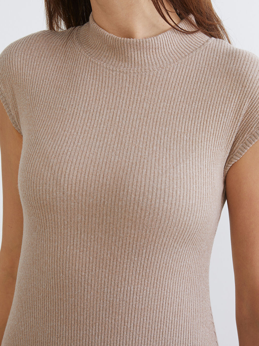 Ekru Dik Yaka Belden Oturtmalı Elbise-5