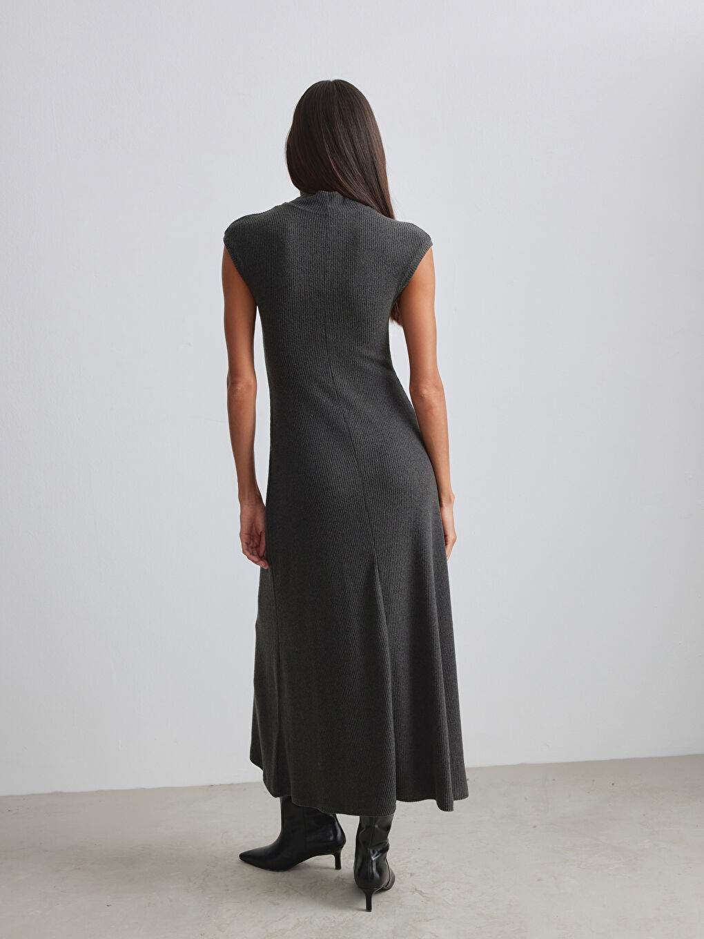 Antrasit Dik Yaka Belden Oturtmalı Elbise-6