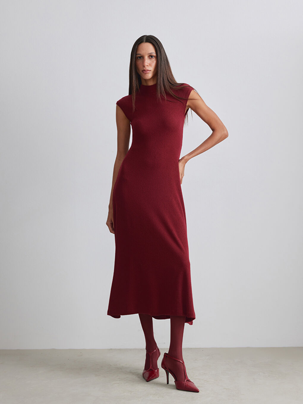 Bordo Dik Yaka Belden Oturtmalı Elbise-2