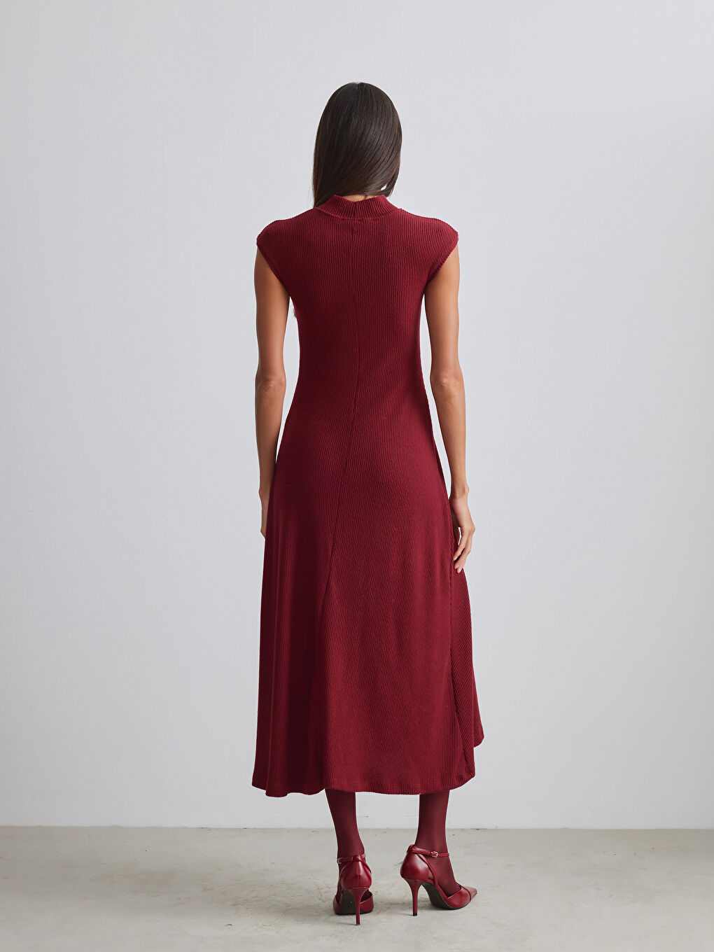 Bordo Dik Yaka Belden Oturtmalı Elbise-6