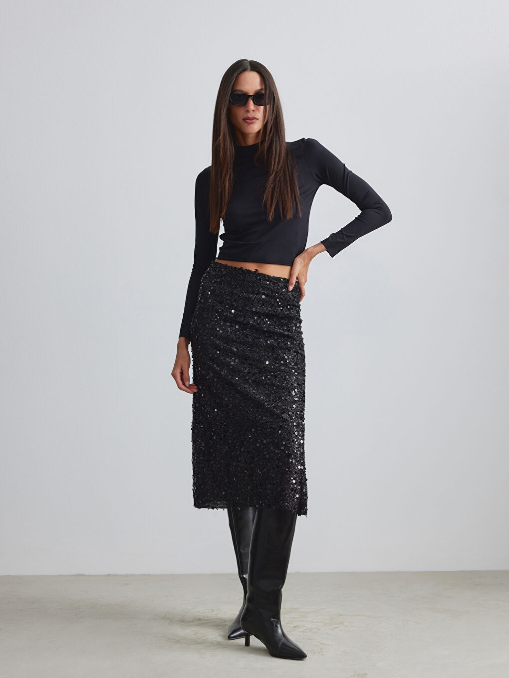 Siyah Dar Fit Payetli Etek