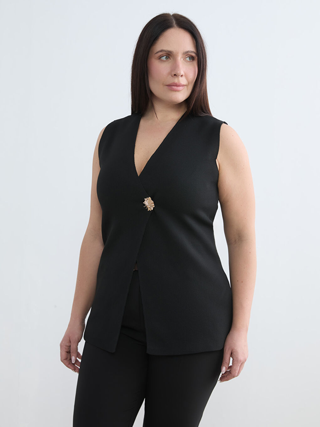 Siyah Büyük Beden V Yaka Kadın Triko Yelek	