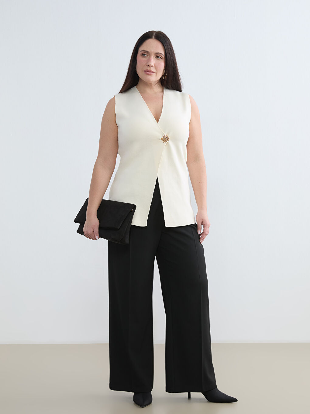 Ekru Büyük Beden V Yaka Kadın Triko Yelek	-1